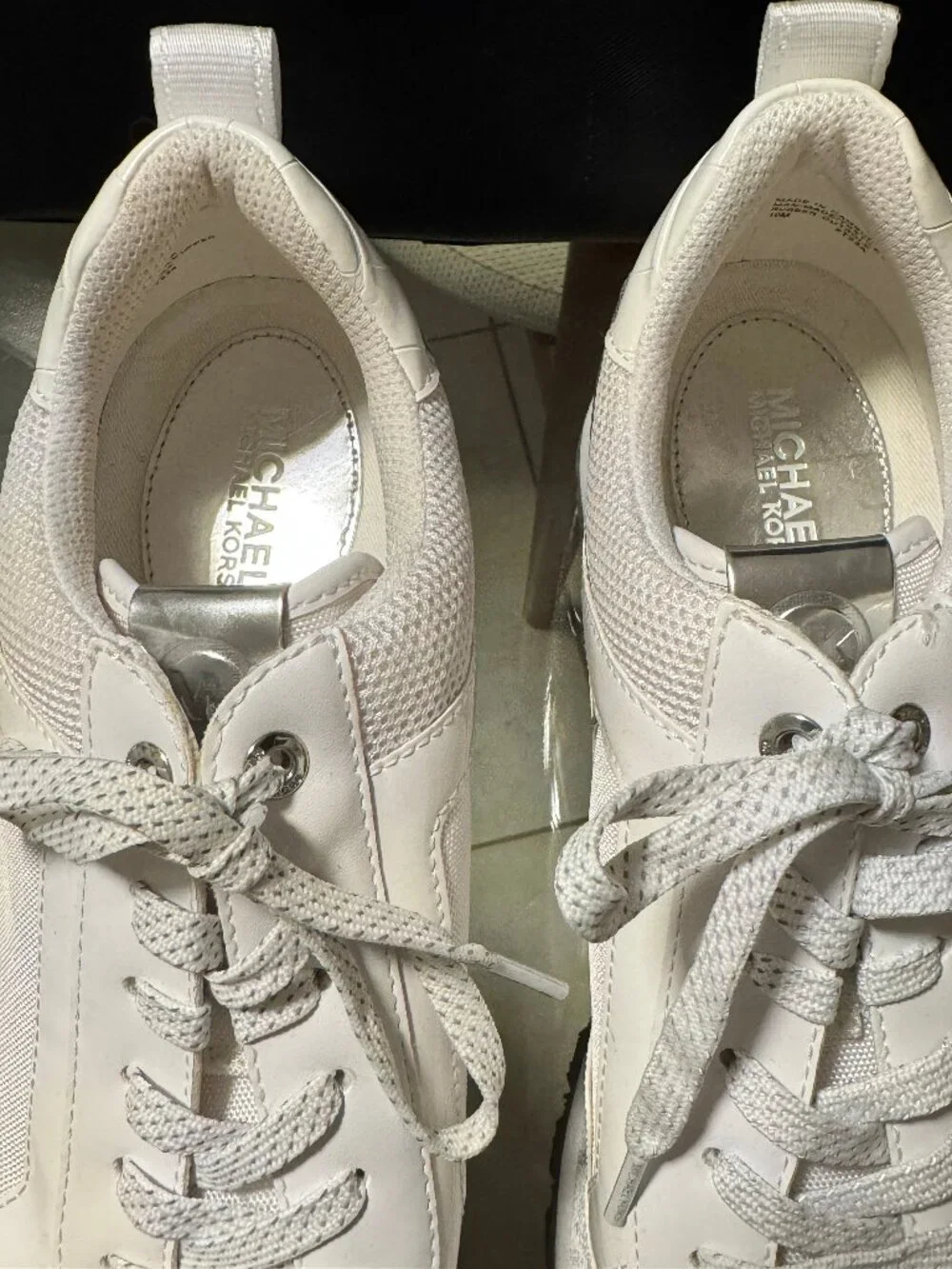 Michael Kors Wilma Trainer - Picture 2 of 6